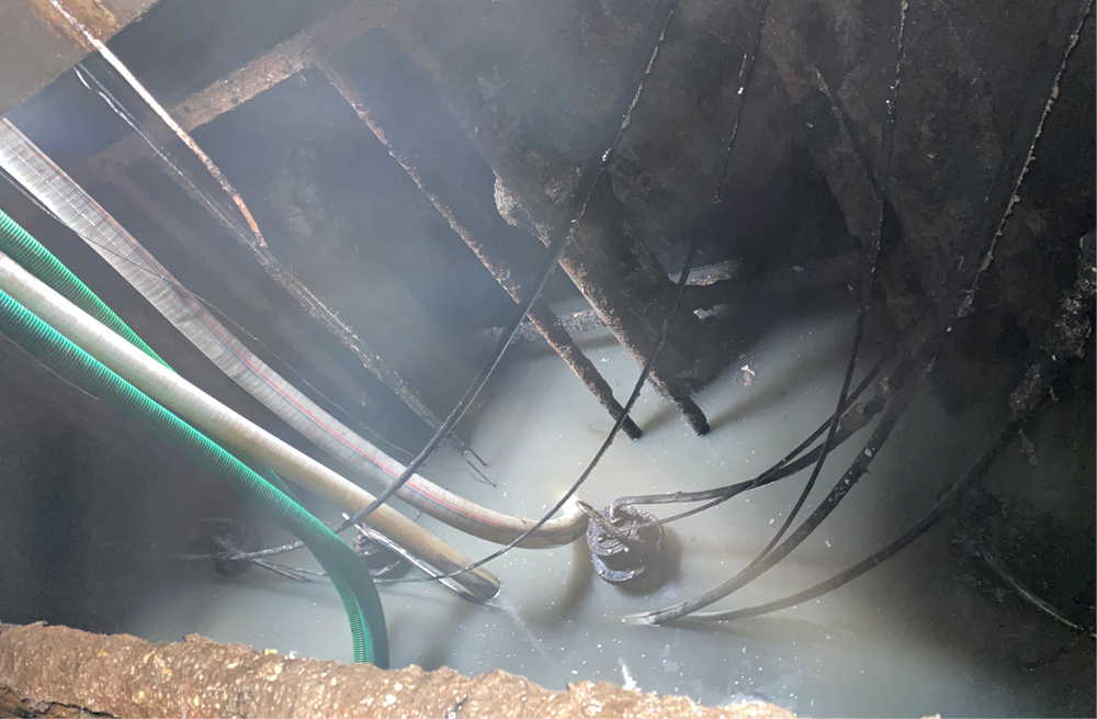 272天山路商城污水池清运